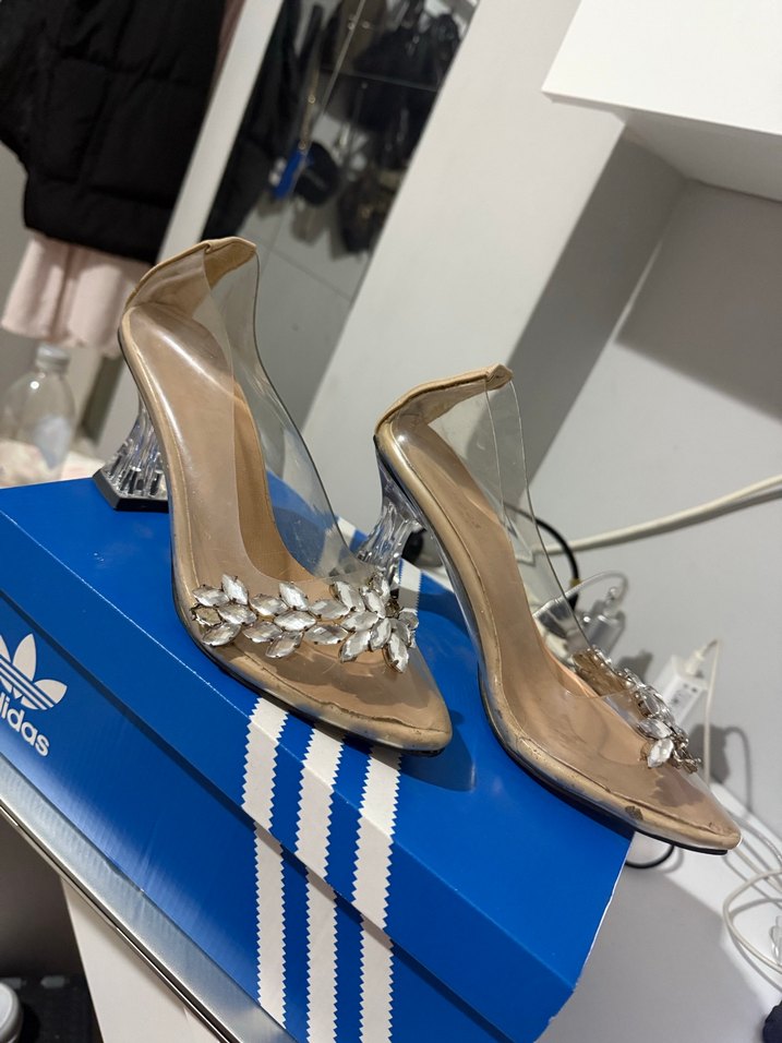 Beyaz Taşlı Şeffaf Topuklu Kadın Ayakkabı - Görsel 2