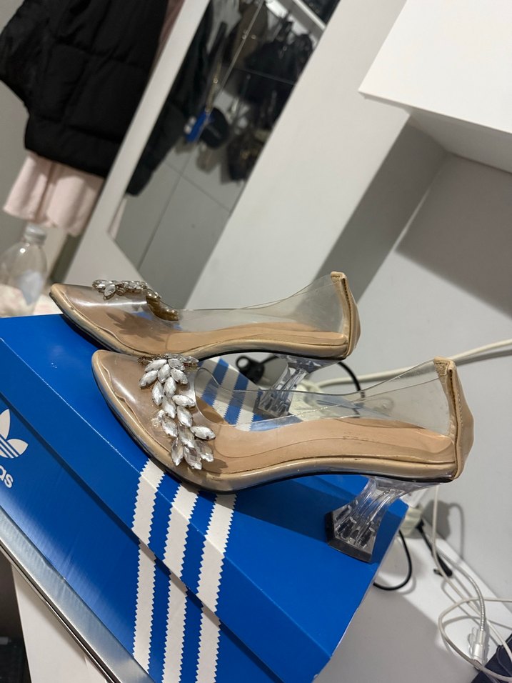 Beyaz Taşlı Şeffaf Topuklu Kadın Ayakkabı - Görsel 3