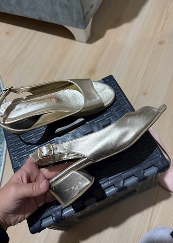 Altın Rengi Tokalı Dolgu Topuklu Kadın Ayakkabı - Görsel 2