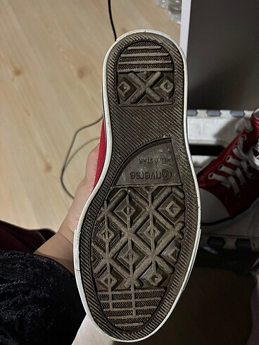 Diğer Converse