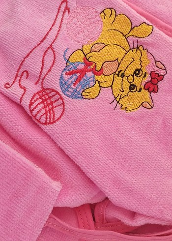 Kız Çocuk Pembe Baskılı Bornoz ve Havlu Seti - Görsel 3