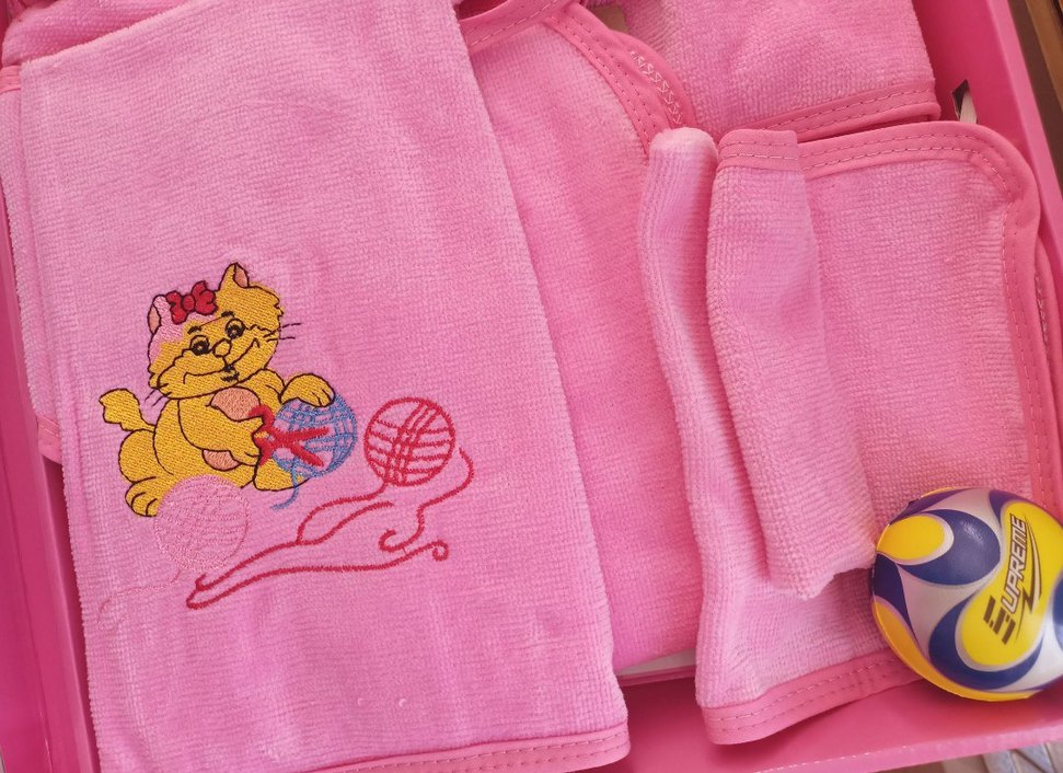 Kız Çocuk Pembe Baskılı Bornoz ve Havlu Seti - Görsel 4