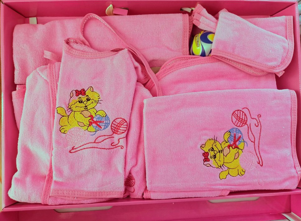 Kız Çocuk Pembe Baskılı Bornoz ve Havlu Seti - Görsel 2