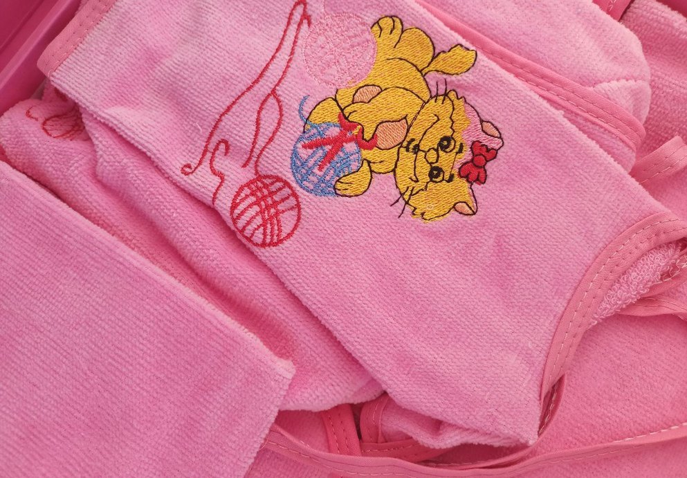 Kız Çocuk Pembe Baskılı Bornoz ve Havlu Seti - Görsel 3