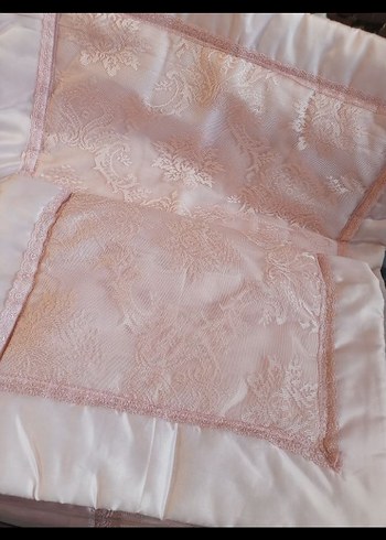 Nakışlı Pembe Yatak Örtüsü - Görsel 3