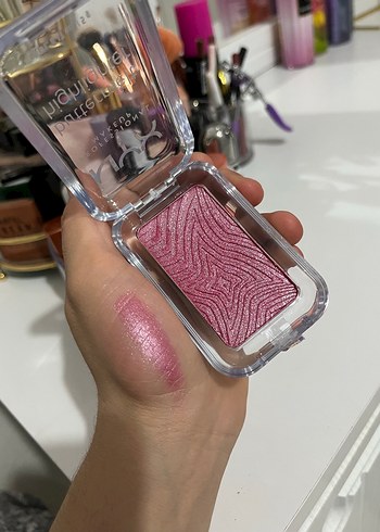 NYX NYX Koyu Pembe Allık ve Aydınlatıcı