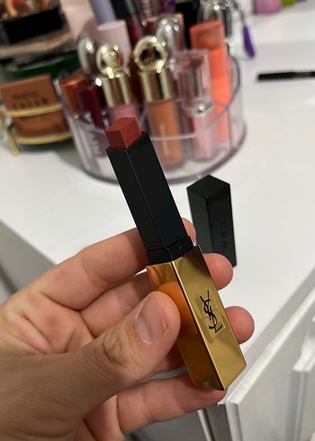 Yves Saint Laurent Yves Saint Laurent Altın Ruj