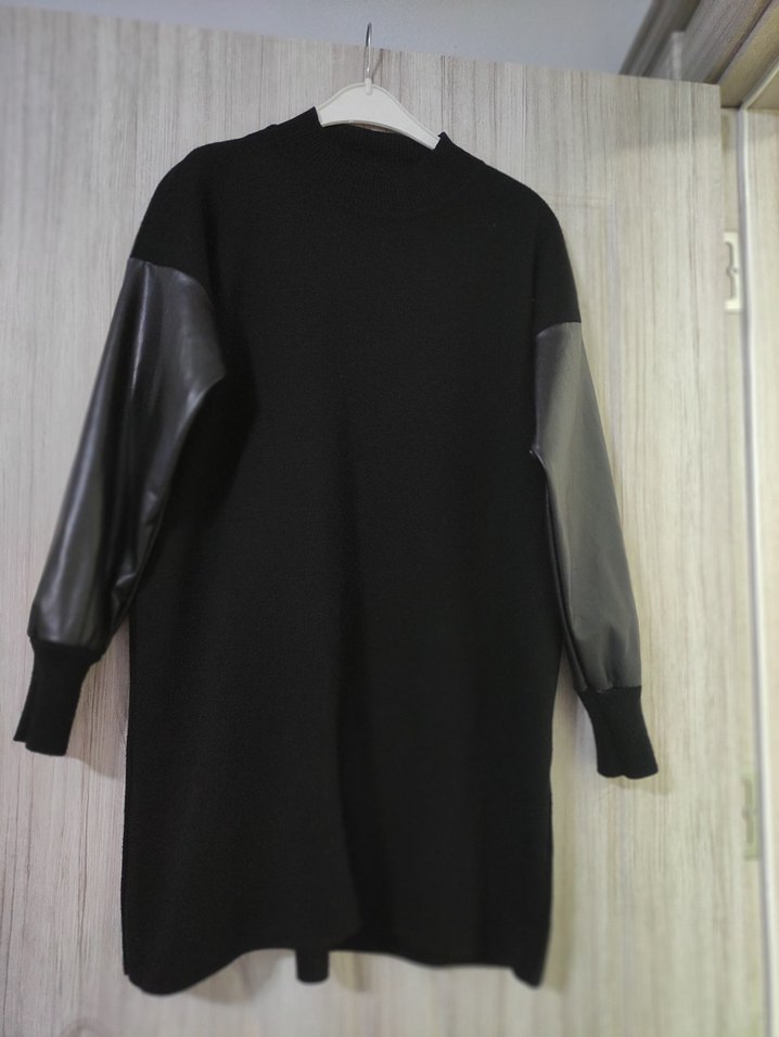 Siyah Deri Detaylı Uzun Kadın Tunik - Görsel 3