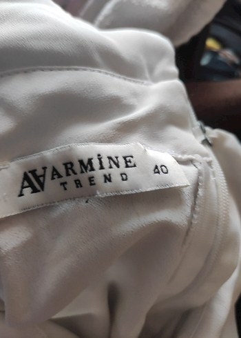 Beyaz Uzun Kollu Minimalist Bluzu - Görsel 4