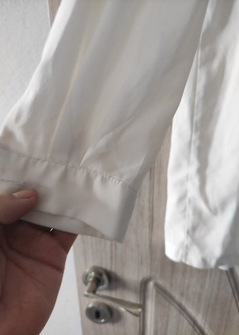 Beyaz Uzun Kollu Minimalist Bluzu - Görsel 7