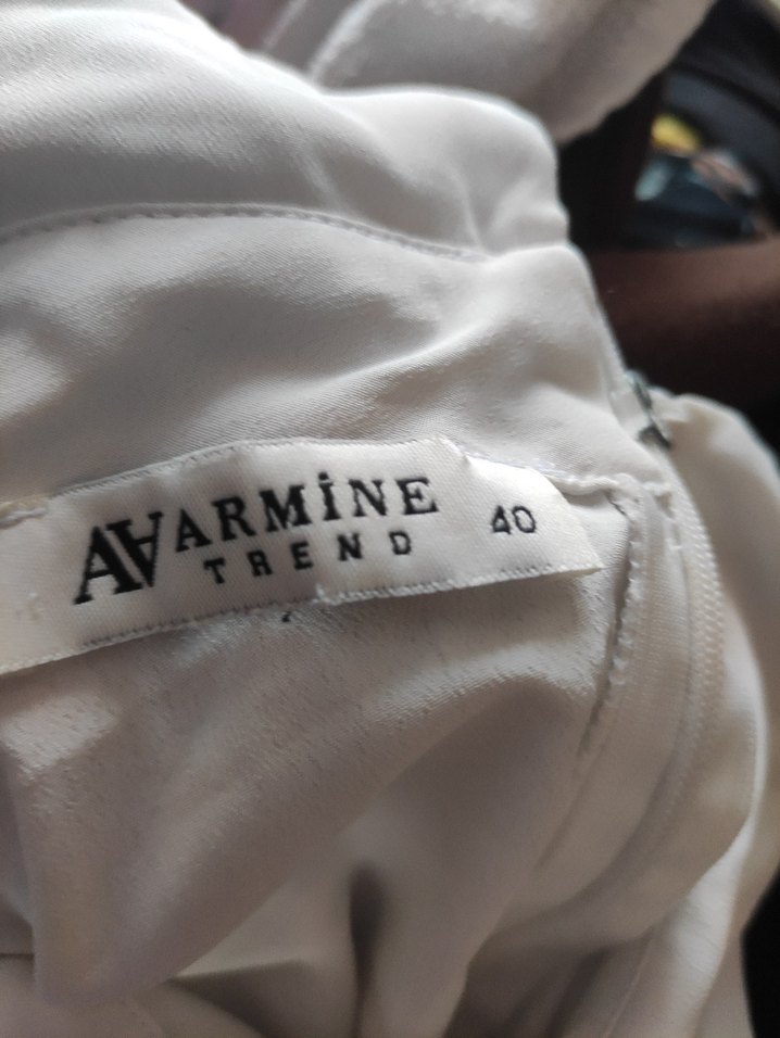 Beyaz Uzun Kollu Minimalist Bluzu - Görsel 4