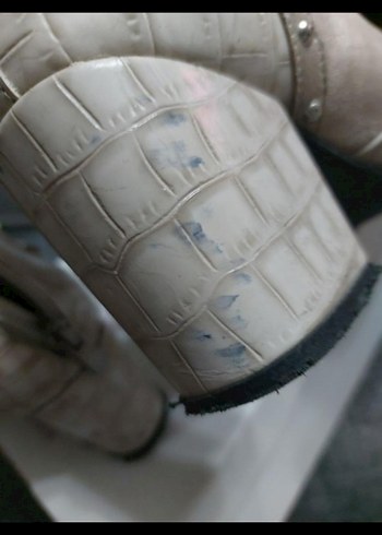 Bej Yılan Desenli Tokalı Kadın Bot - Görsel 4