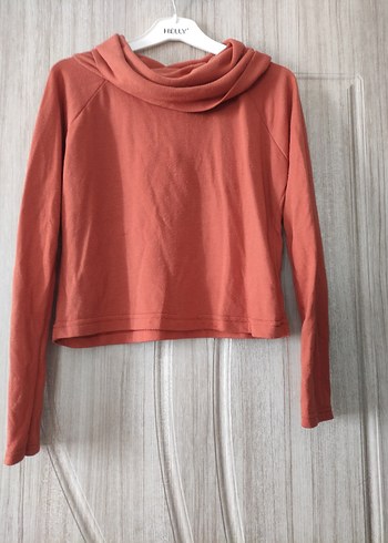 Yumuşak Kumaşlı Salaş Yaka Detaylı Kadın crop kazak - Görsel 2