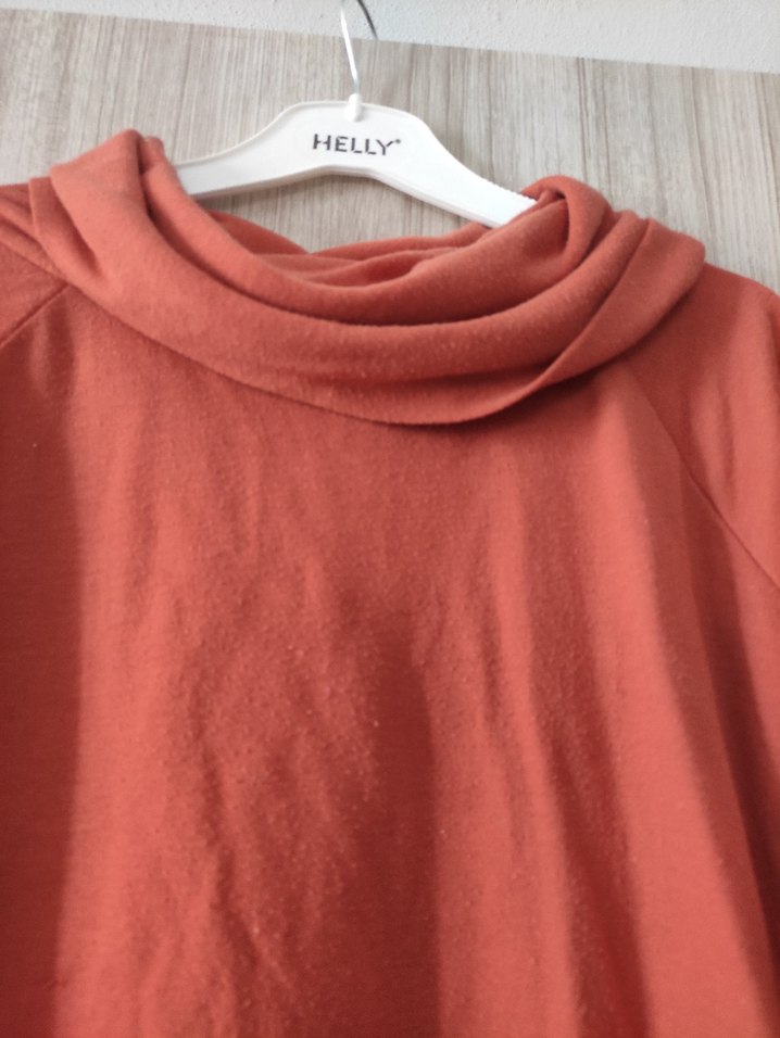 Yumuşak Kumaşlı Salaş Yaka Detaylı Kadın crop kazak - Görsel 3