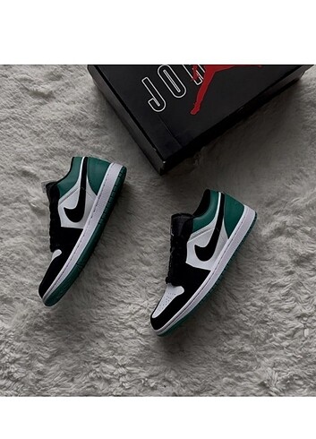 Nike Air Jordan 1 Low Mystic Green