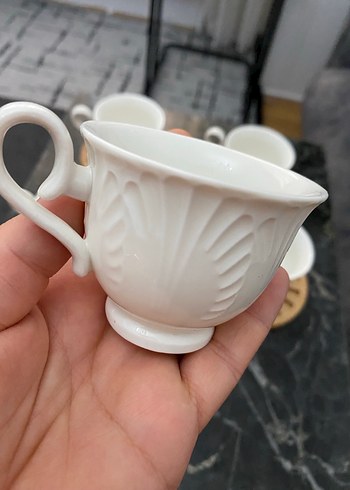 Beyaz Seramik 5'li Fincan Seti ve Ahşap Altlıklar - Görsel 4