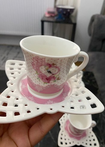 Pembe Desenli 6'lı Fincan ve Tabak Seti - Görsel 3