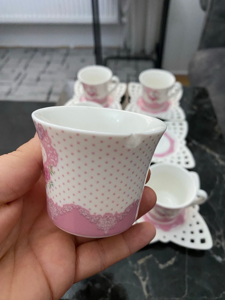 Pembe Desenli 6'lı Fincan ve Tabak Seti - Görsel 5