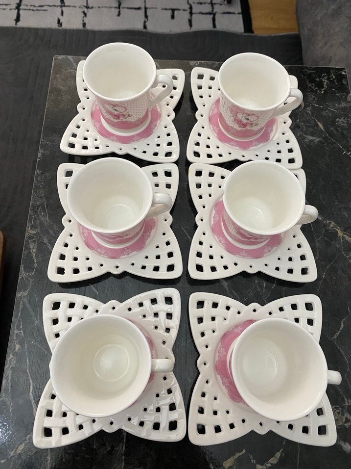 Pembe Desenli 6'lı Fincan ve Tabak Seti - Görsel 2