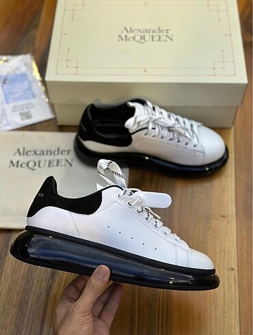 ALEXANDER McQUEEN AYYAKABI