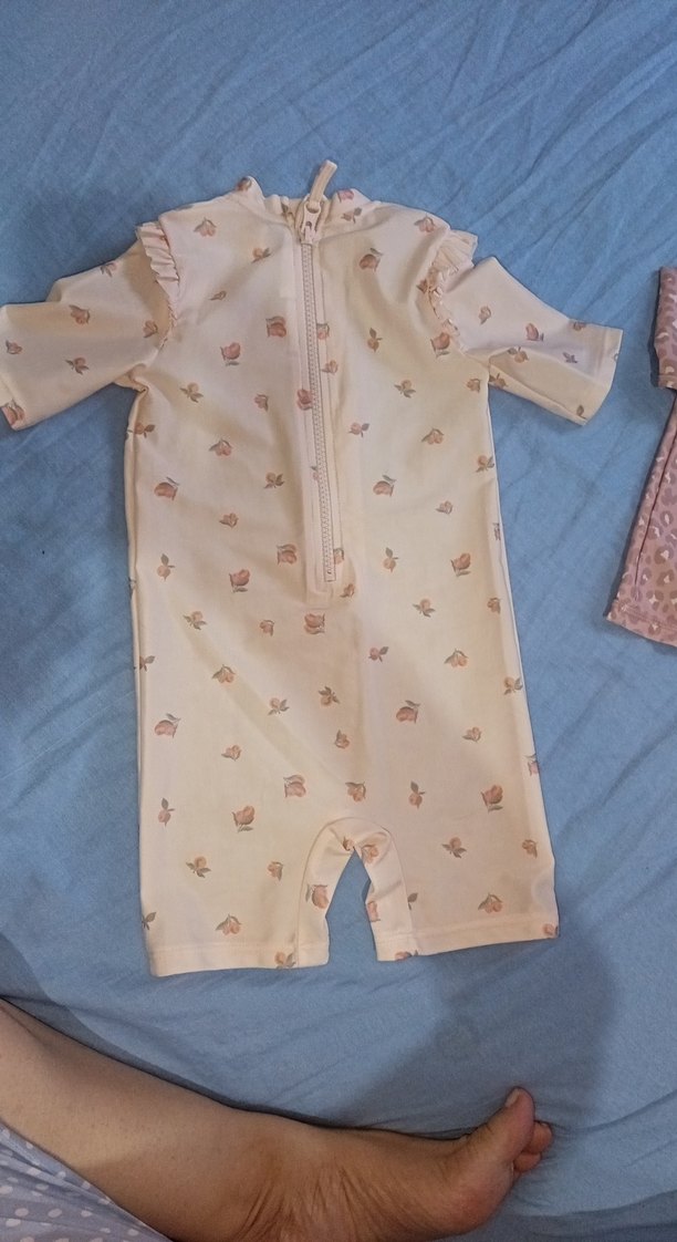 Çiçek Desenli Beyaz Kısa Kollu Mayo - Görsel 2