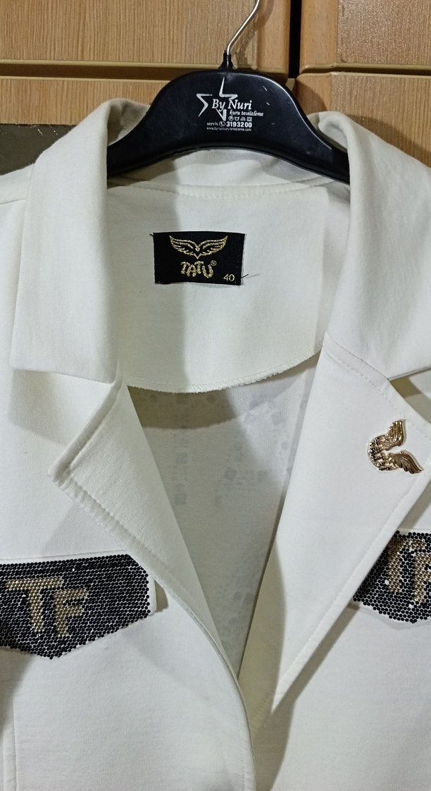 Beyaz Mini Düğmeli Kadın Blazer Ceket - Görsel 2