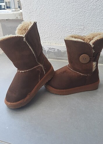 Kız çocuk ugg bot