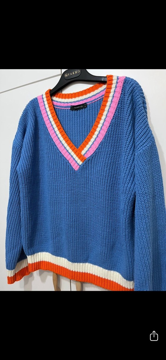 Renkli Çizgili V Yaka Mavi Örgü Kazak - Görsel 2