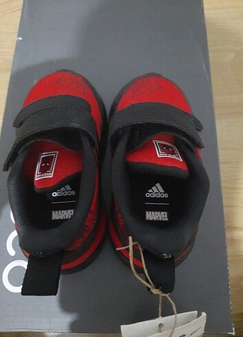 21 Beden kırmızı Renk Adidas cocuk ayakkabisi 
