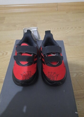 21 Beden Adidas cocuk ayakkabisi 