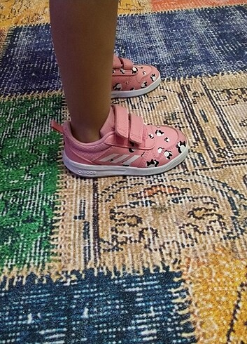 Adidas spor ayakkabı 
