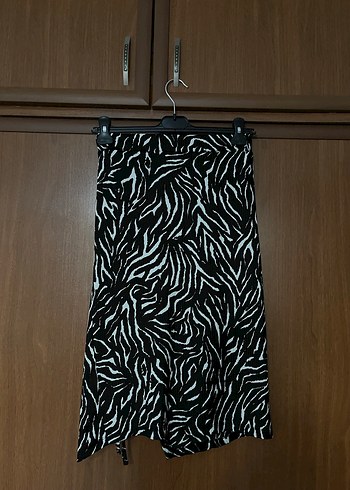 Trendyol & Milla Zebra Desenli Pilili Midi Etek