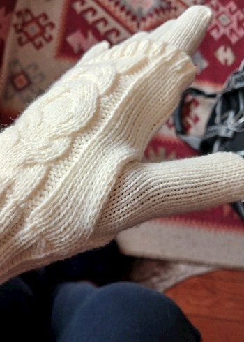 Beyaz Örgü Kadın Eldiveni ve Bere Seti - Görsel 12
