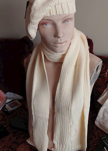 Beyaz Örgü Kadın Eldiveni ve Bere Seti - Görsel 7