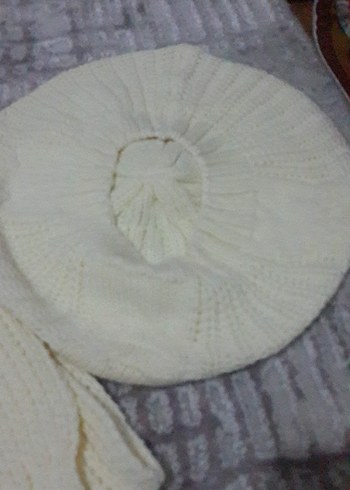 Beyaz Örgü Kadın Eldiveni ve Bere Seti - Görsel 2