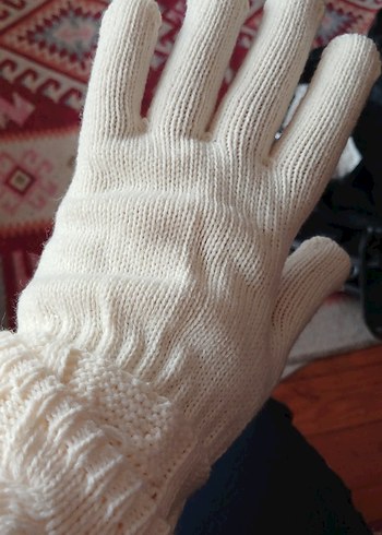 Beyaz Örgü Kadın Eldiveni ve Bere Seti - Görsel 12