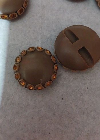 Bej Yuvarlak taşlı düğmeler - Görsel 4