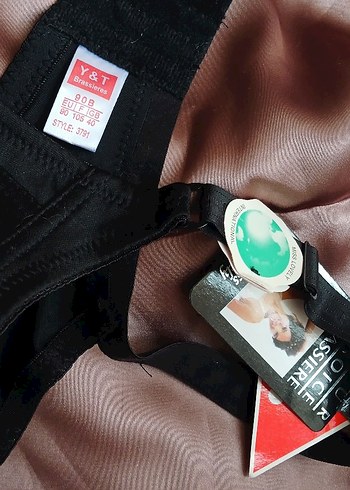 Siyah Gotik Spor Sütyeni - Görsel 2