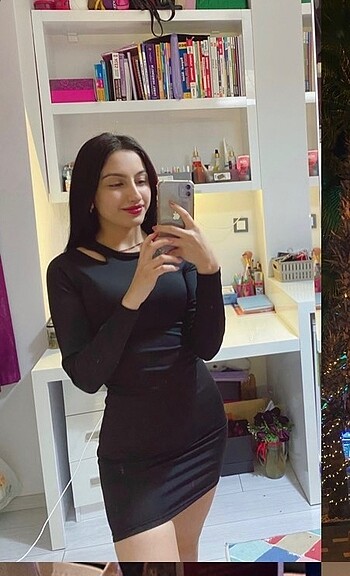 Omuz dekolte detaylı mini elbise