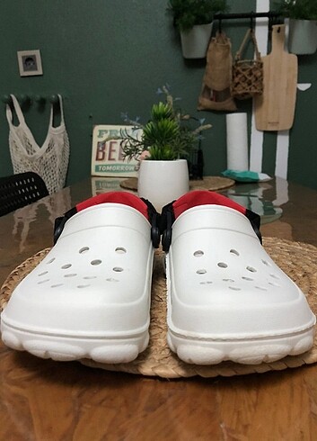 39 Beden beyaz Renk Crocs kadın terlik