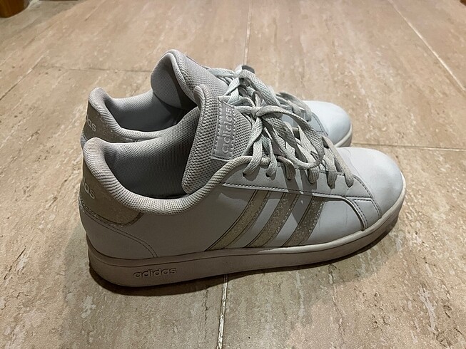 Adidas spor ayakkabı