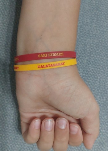  Beden çeşitli Renk 2 adet Galatasaray bilekliği