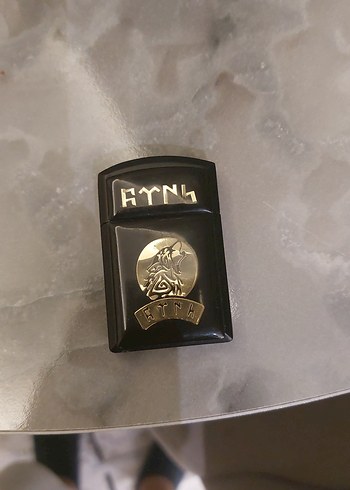 Zippo türü çakmak