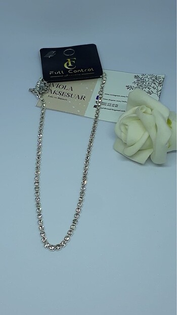 Gümüş renk taşlı choker su yolu kolye