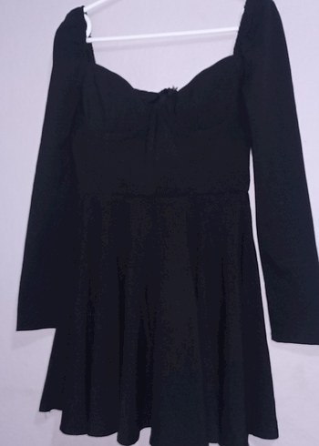 Zara V Yakalı, Pileli Siyah Mini Elbise