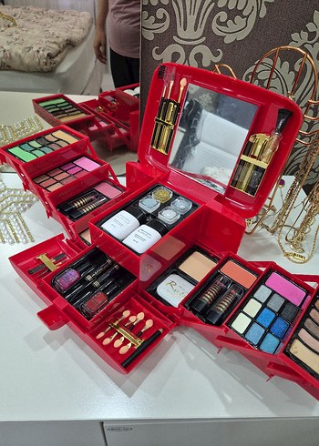 Renkli Makyaj Seti - Kırmızı Kutuda - Görsel 7