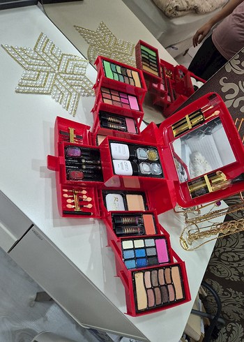 Renkli Makyaj Seti - Kırmızı Kutuda - Görsel 2