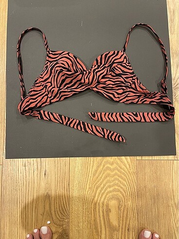 Bikini üstü