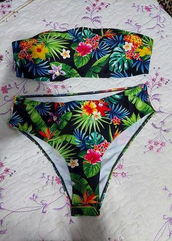 Renkli Tropikal Desenli Straplez Bikini Takımı