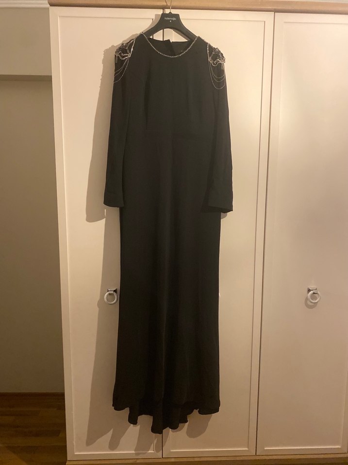 Siyah Uzun Kolluarkası hafıf kuyruklu çok şok bır elbıse - Görsel 2